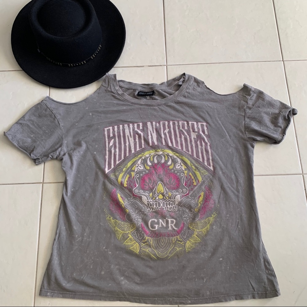 Cold shoulder t shirt
